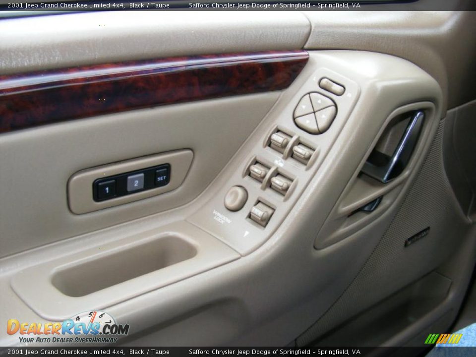 2001 Jeep Grand Cherokee Limited 4x4 Black / Taupe Photo #32