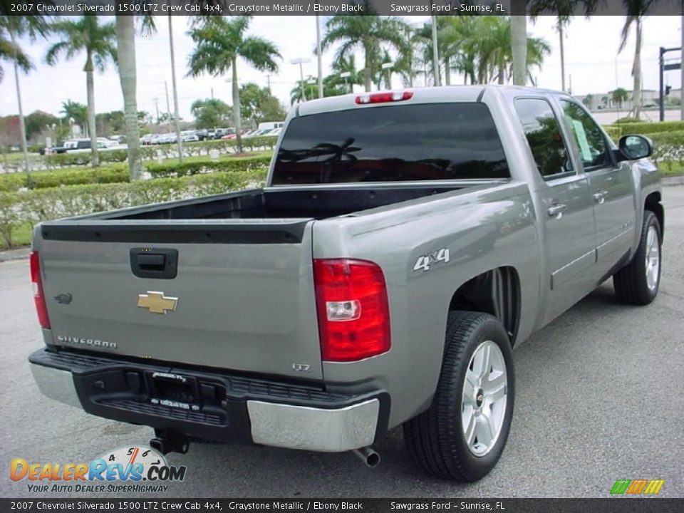 2007 Chevrolet Silverado 1500 LTZ Crew Cab 4x4 Graystone Metallic / Ebony Black Photo #3