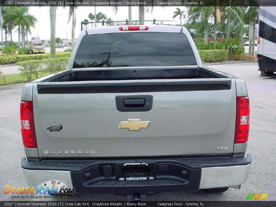 2007 Chevrolet Silverado 1500 LTZ Crew Cab 4x4 Graystone Metallic / Ebony Black Photo #4