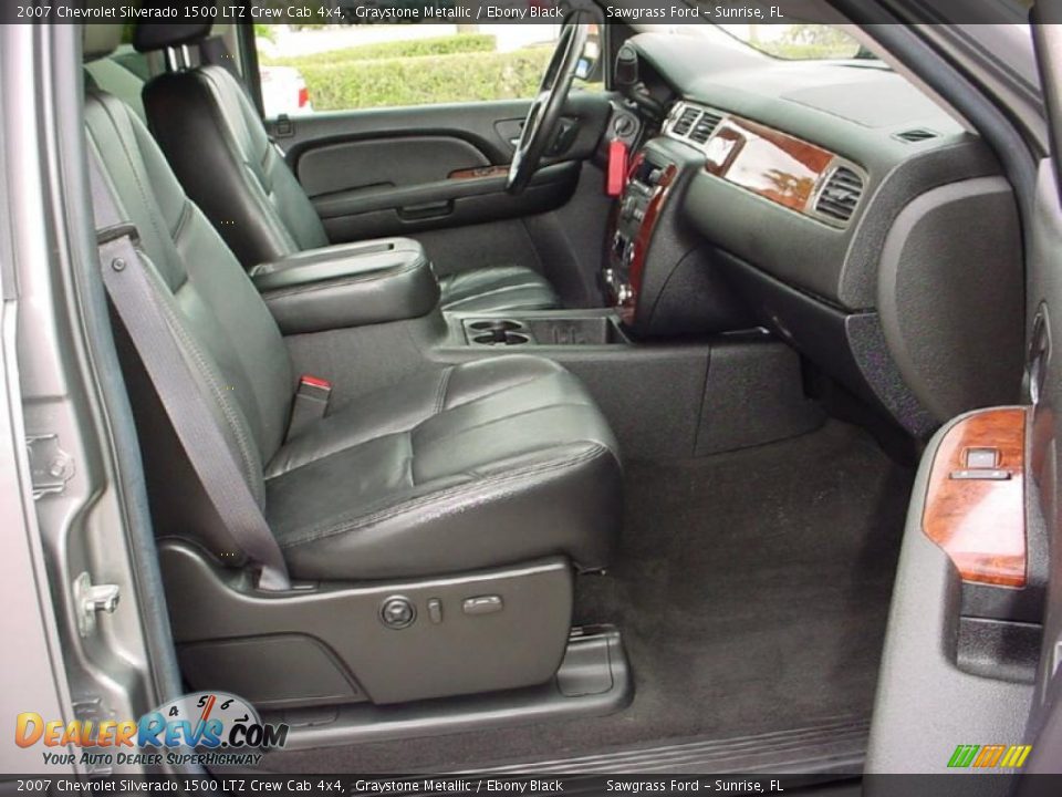 2007 Chevrolet Silverado 1500 LTZ Crew Cab 4x4 Graystone Metallic / Ebony Black Photo #13