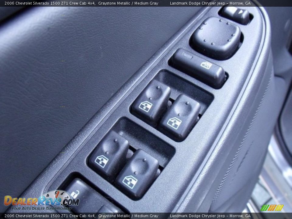 2006 Chevrolet Silverado 1500 Z71 Crew Cab 4x4 Graystone Metallic / Medium Gray Photo #12