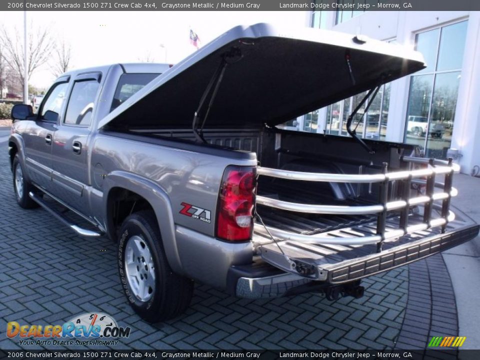 2006 Chevrolet Silverado 1500 Z71 Crew Cab 4x4 Graystone Metallic / Medium Gray Photo #17