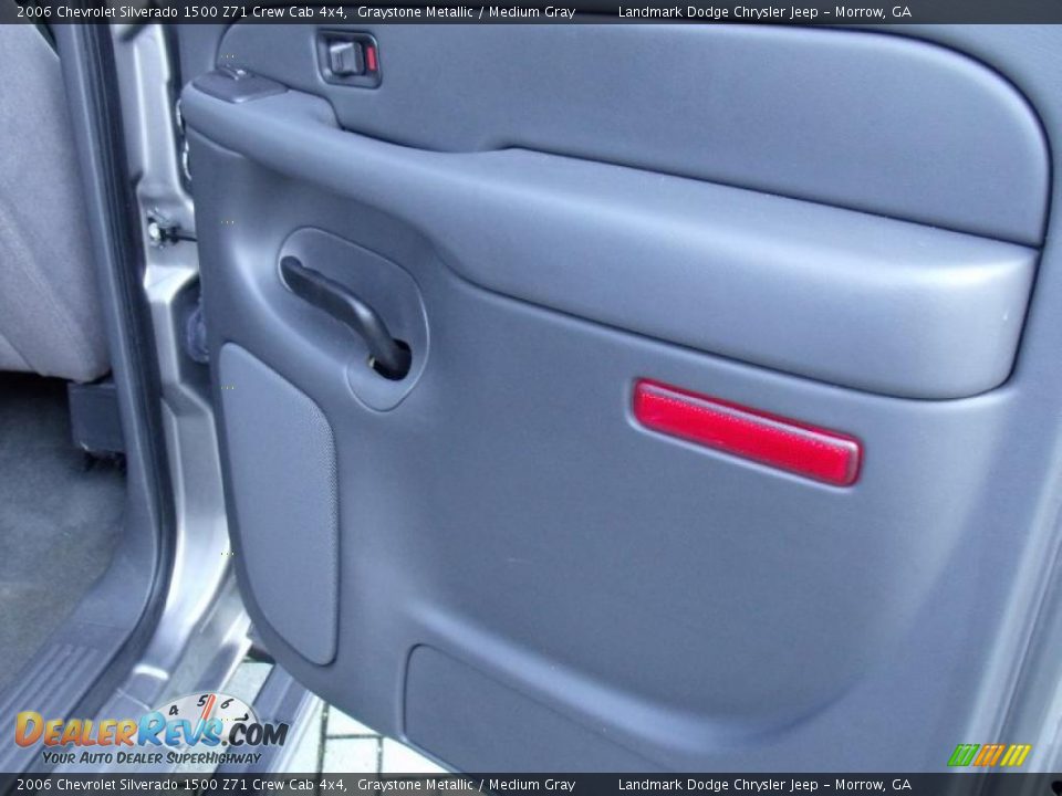 2006 Chevrolet Silverado 1500 Z71 Crew Cab 4x4 Graystone Metallic / Medium Gray Photo #19