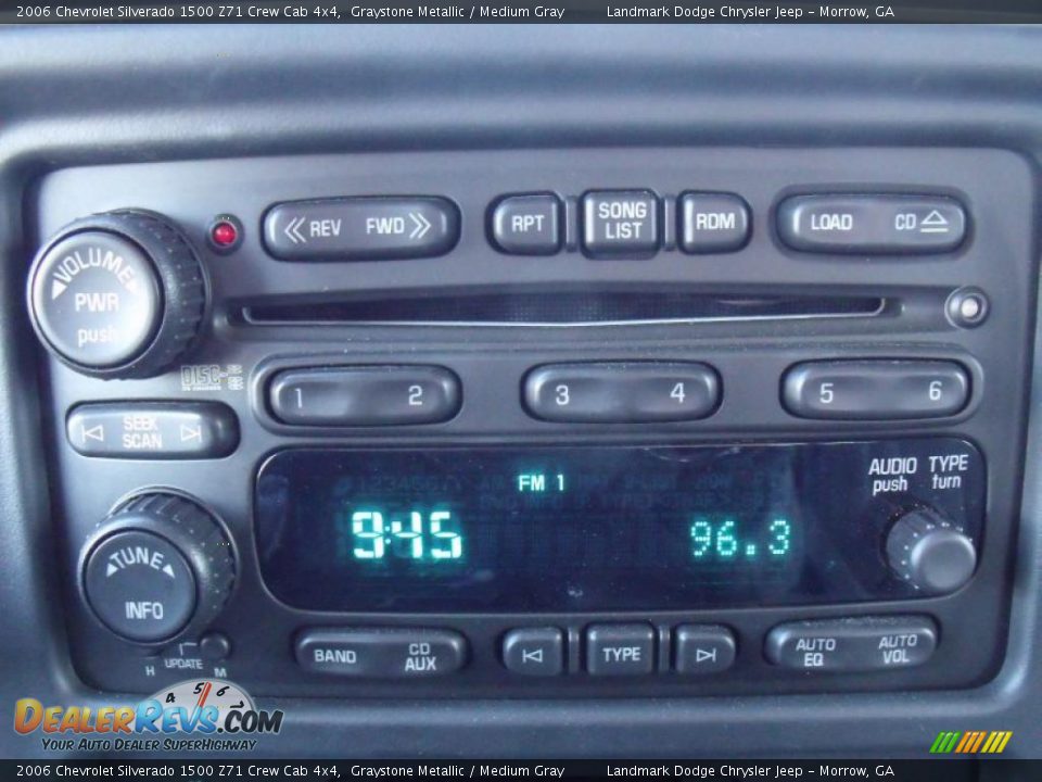 2006 Chevrolet Silverado 1500 Z71 Crew Cab 4x4 Graystone Metallic / Medium Gray Photo #26