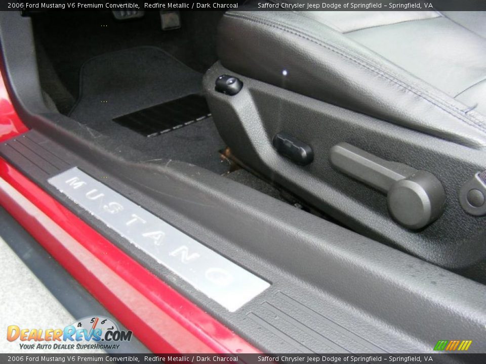2006 Ford Mustang V6 Premium Convertible Redfire Metallic / Dark Charcoal Photo #31