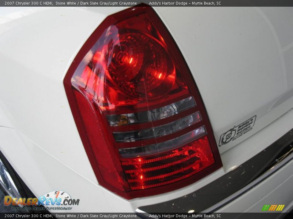 2007 Chrysler 300 C HEMI Stone White / Dark Slate Gray/Light Graystone Photo #7