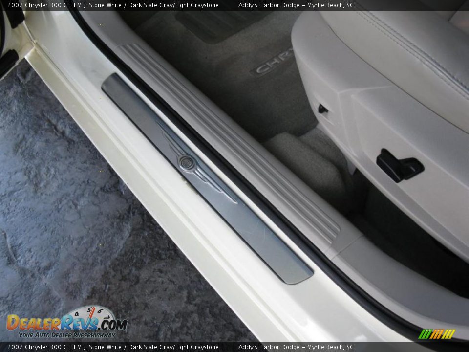 2007 Chrysler 300 C HEMI Stone White / Dark Slate Gray/Light Graystone Photo #16