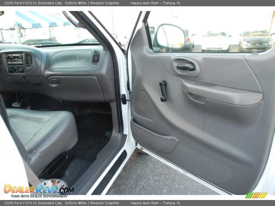 2000 Ford F150 XL Extended Cab Oxford White / Medium Graphite Photo #22