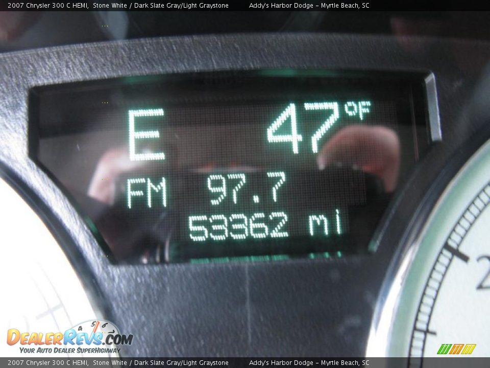 2007 Chrysler 300 C HEMI Stone White / Dark Slate Gray/Light Graystone Photo #29
