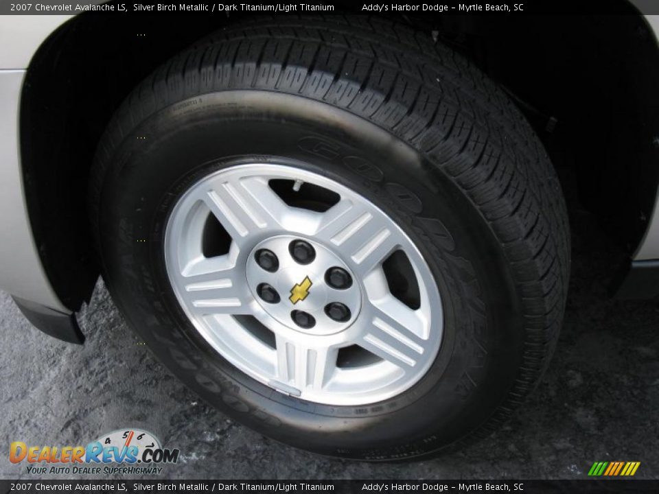 2007 Chevrolet Avalanche LS Silver Birch Metallic / Dark Titanium/Light Titanium Photo #10