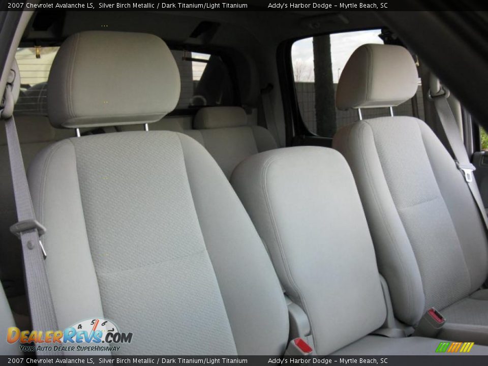 2007 Chevrolet Avalanche LS Silver Birch Metallic / Dark Titanium/Light Titanium Photo #18