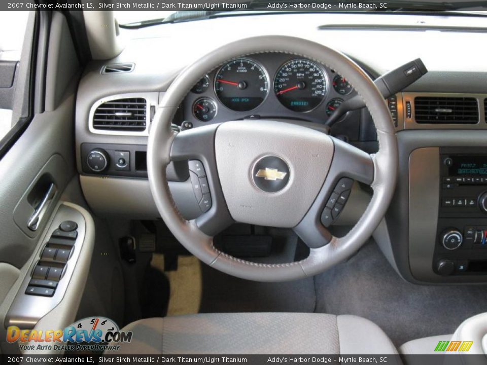 2007 Chevrolet Avalanche LS Silver Birch Metallic / Dark Titanium/Light Titanium Photo #21