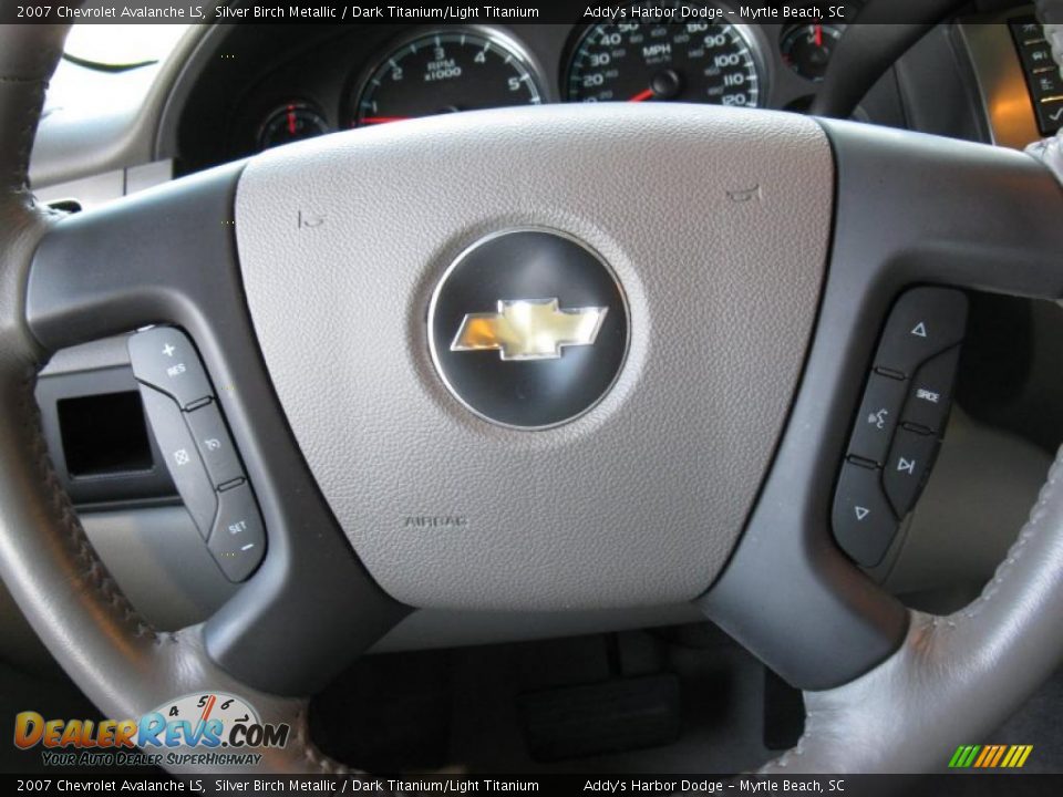 2007 Chevrolet Avalanche LS Silver Birch Metallic / Dark Titanium/Light Titanium Photo #23