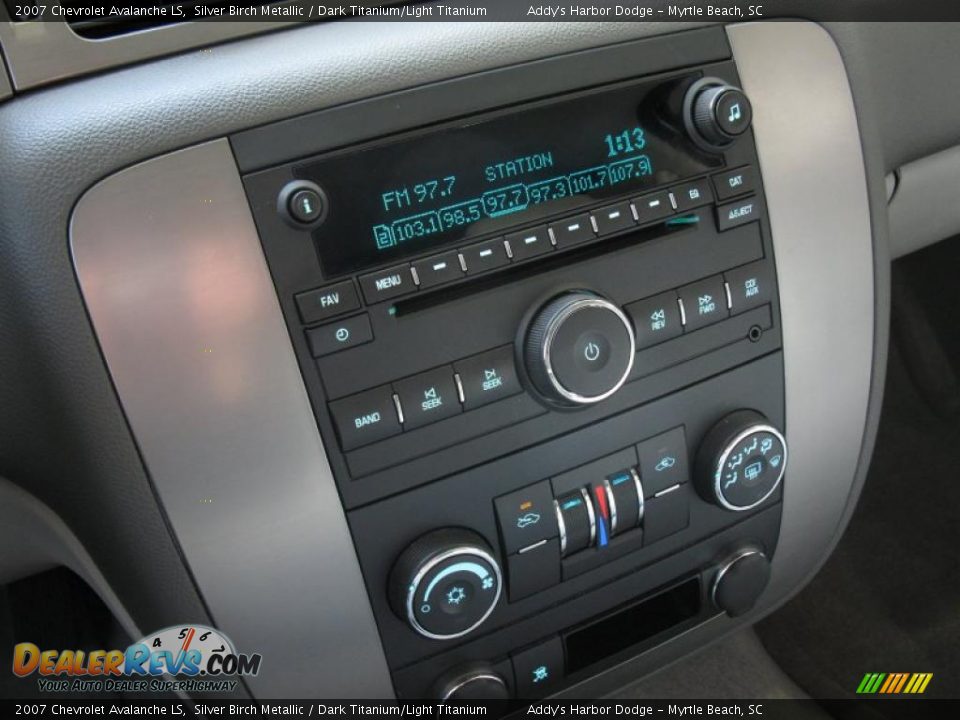 2007 Chevrolet Avalanche LS Silver Birch Metallic / Dark Titanium/Light Titanium Photo #24