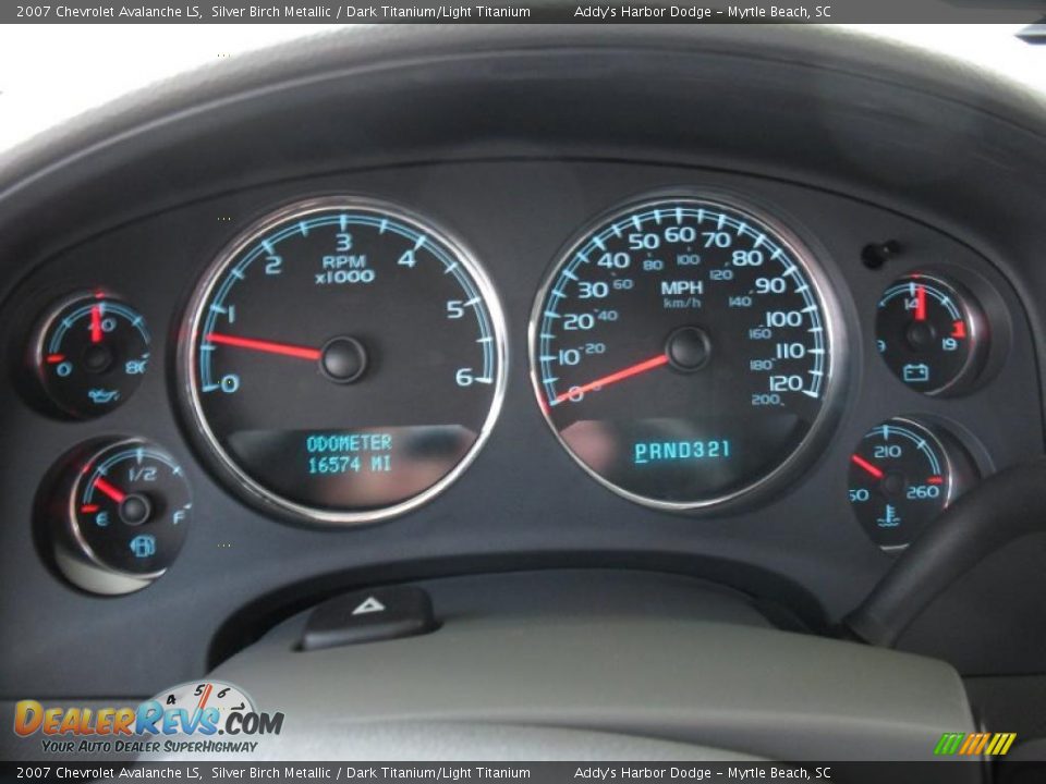 2007 Chevrolet Avalanche LS Silver Birch Metallic / Dark Titanium/Light Titanium Photo #28