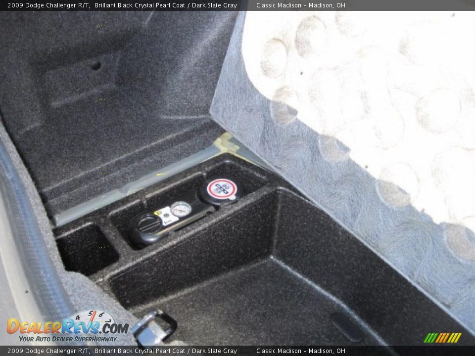 2009 Dodge Challenger R/T Brilliant Black Crystal Pearl Coat / Dark Slate Gray Photo #27