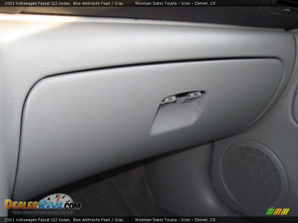 2001 Volkswagen Passat GLS Sedan Blue Anthracite Pearl / Gray Photo #20