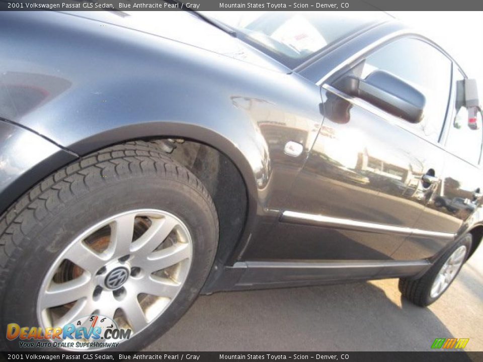 2001 Volkswagen Passat GLS Sedan Blue Anthracite Pearl / Gray Photo #22