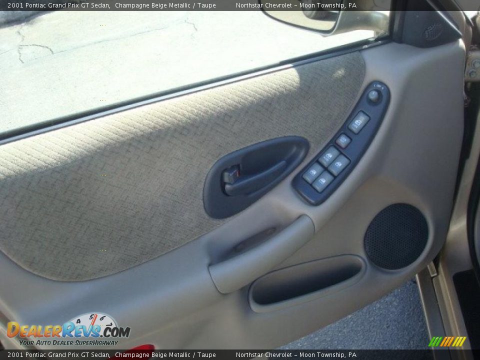 2001 Pontiac Grand Prix GT Sedan Champagne Beige Metallic / Taupe Photo #14