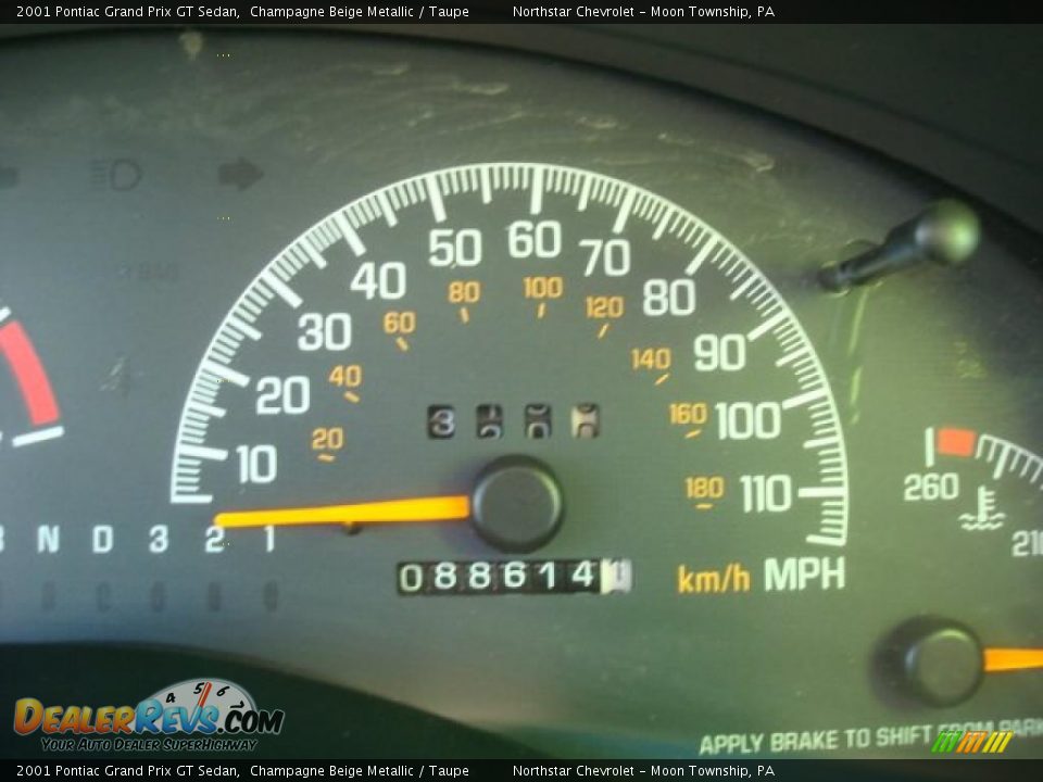 2001 Pontiac Grand Prix GT Sedan Champagne Beige Metallic / Taupe Photo #20