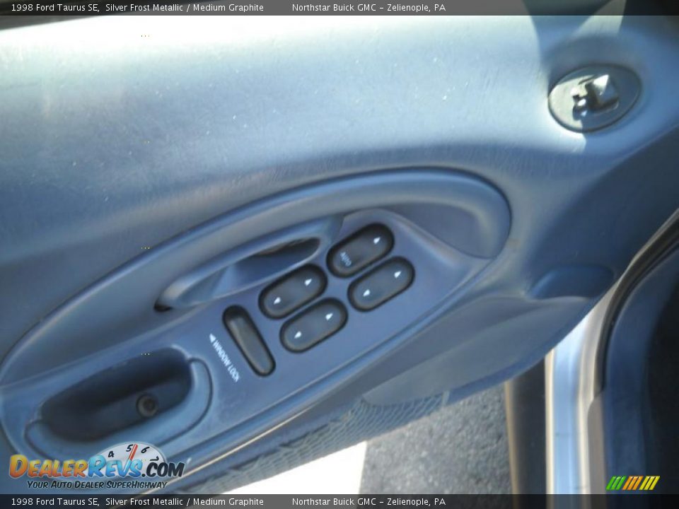 1998 Ford Taurus SE Silver Frost Metallic / Medium Graphite Photo #16