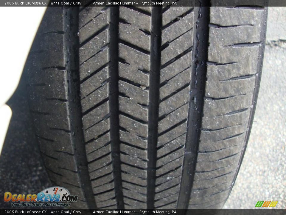 2006 Buick LaCrosse CX White Opal / Gray Photo #26