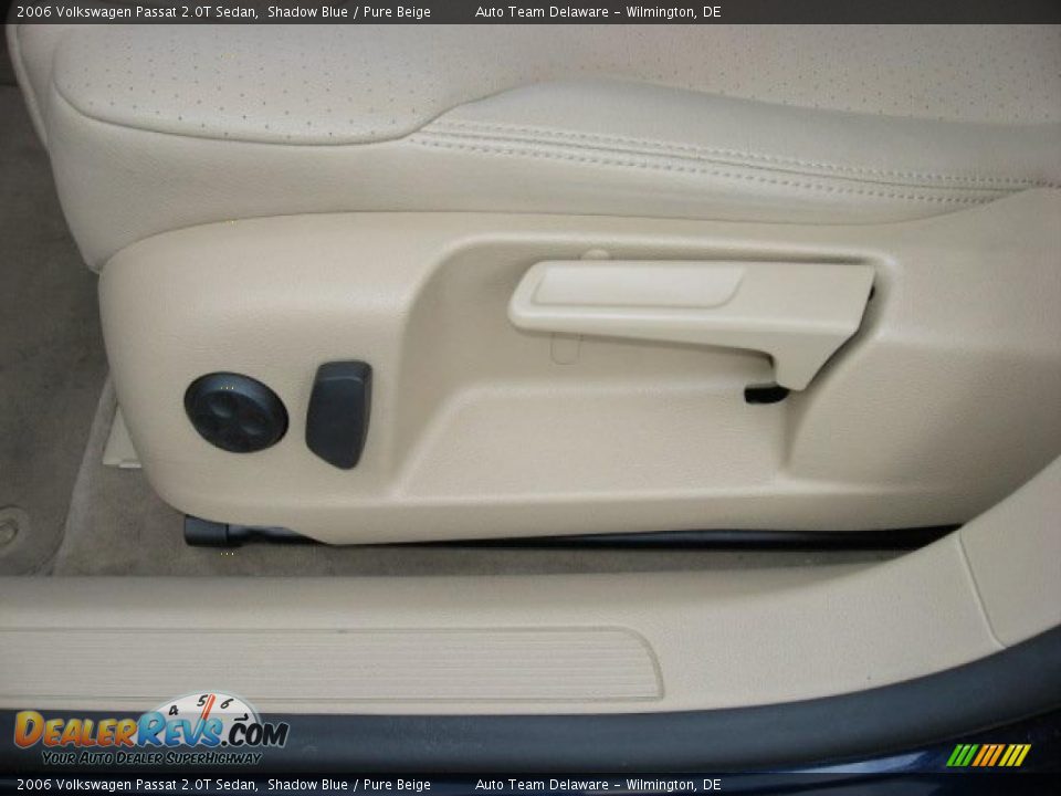 2006 Volkswagen Passat 2.0T Sedan Shadow Blue / Pure Beige Photo #26