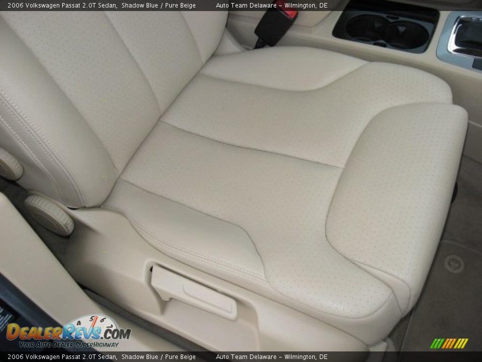 2006 Volkswagen Passat 2.0T Sedan Shadow Blue / Pure Beige Photo #28