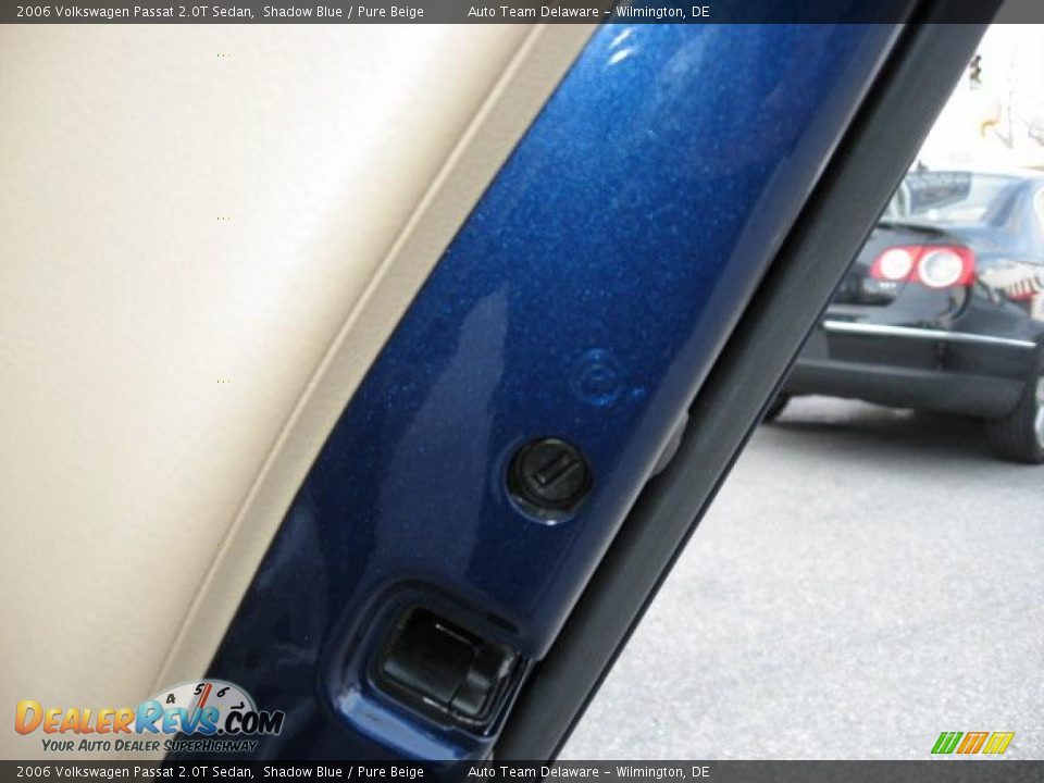 2006 Volkswagen Passat 2.0T Sedan Shadow Blue / Pure Beige Photo #32