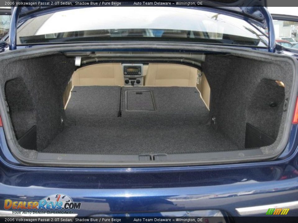2006 Volkswagen Passat 2.0T Sedan Shadow Blue / Pure Beige Photo #34