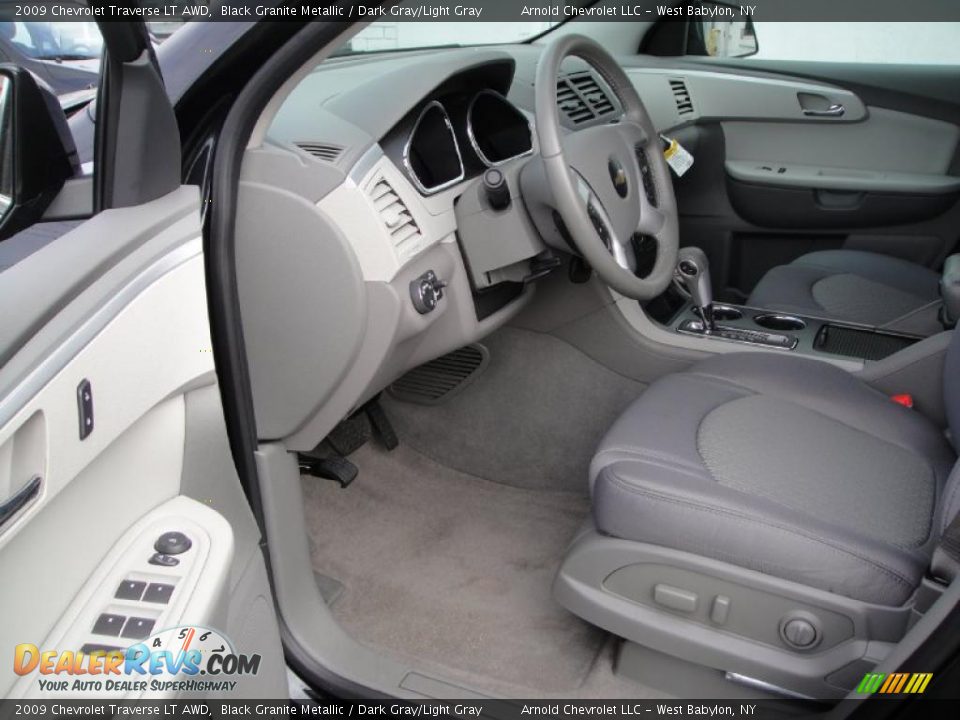 2009 Chevrolet Traverse LT AWD Black Granite Metallic / Dark Gray/Light Gray Photo #10