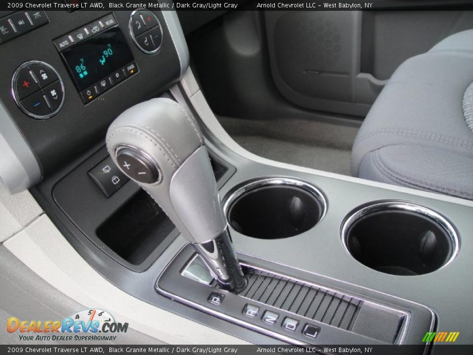 2009 Chevrolet Traverse LT AWD Black Granite Metallic / Dark Gray/Light Gray Photo #13