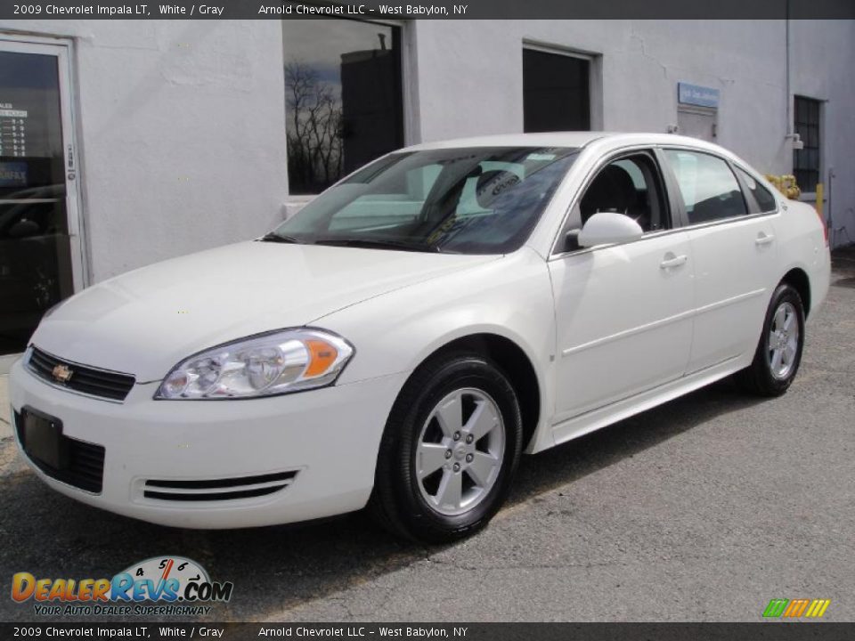 2009 Chevrolet Impala LT White / Gray Photo #1