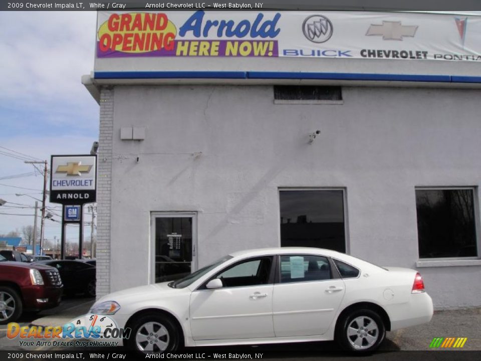 2009 Chevrolet Impala LT White / Gray Photo #3