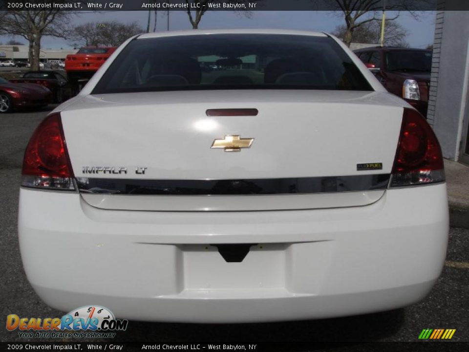 2009 Chevrolet Impala LT White / Gray Photo #5