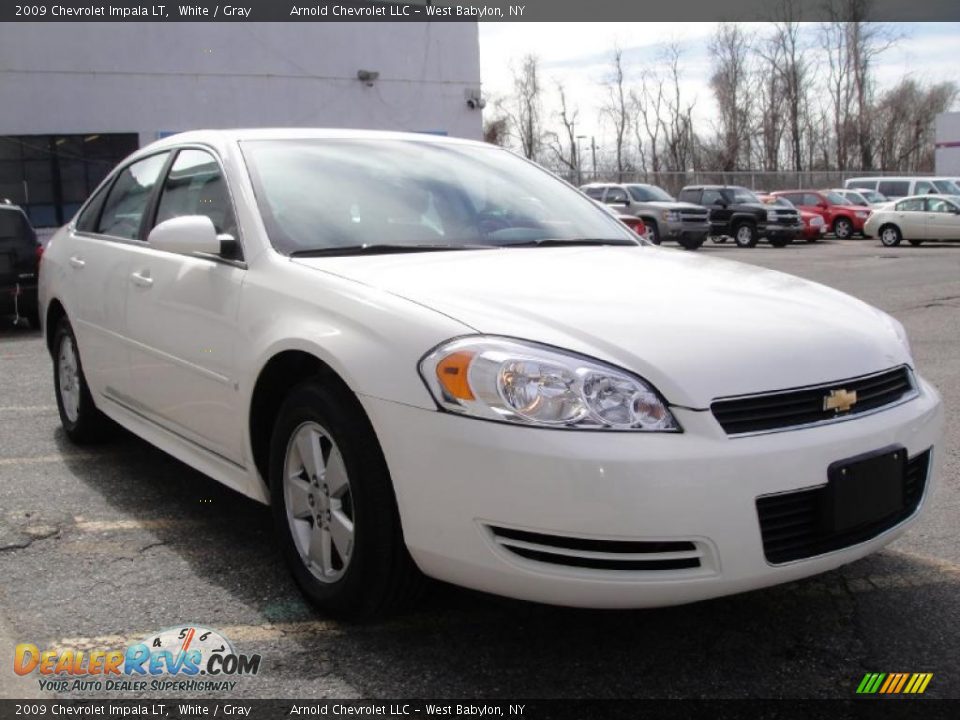 2009 Chevrolet Impala LT White / Gray Photo #7