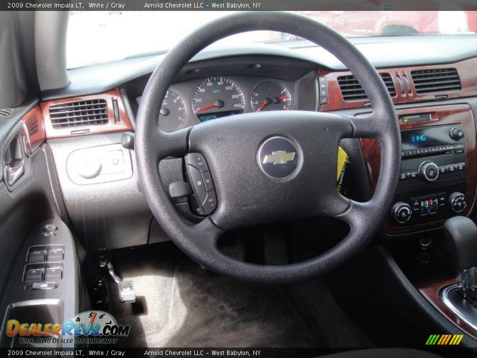 2009 Chevrolet Impala LT White / Gray Photo #11