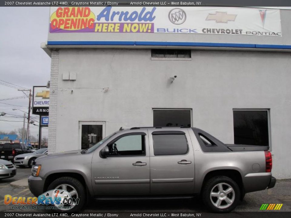 2007 Chevrolet Avalanche LTZ 4WD Graystone Metallic / Ebony Photo #3