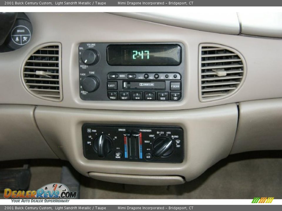 2001 Buick Century Custom Light Sandrift Metallic / Taupe Photo #14