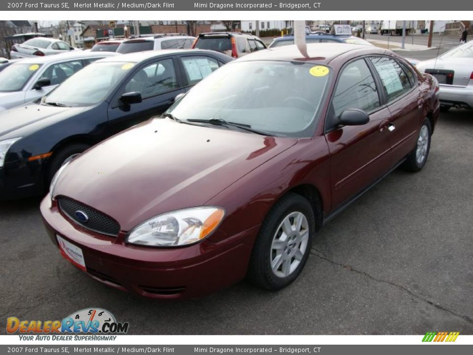 2007 Ford Taurus SE Merlot Metallic / Medium/Dark Flint Photo #1