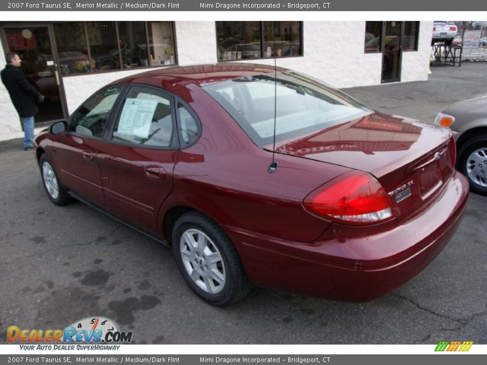 2007 Ford Taurus SE Merlot Metallic / Medium/Dark Flint Photo #6