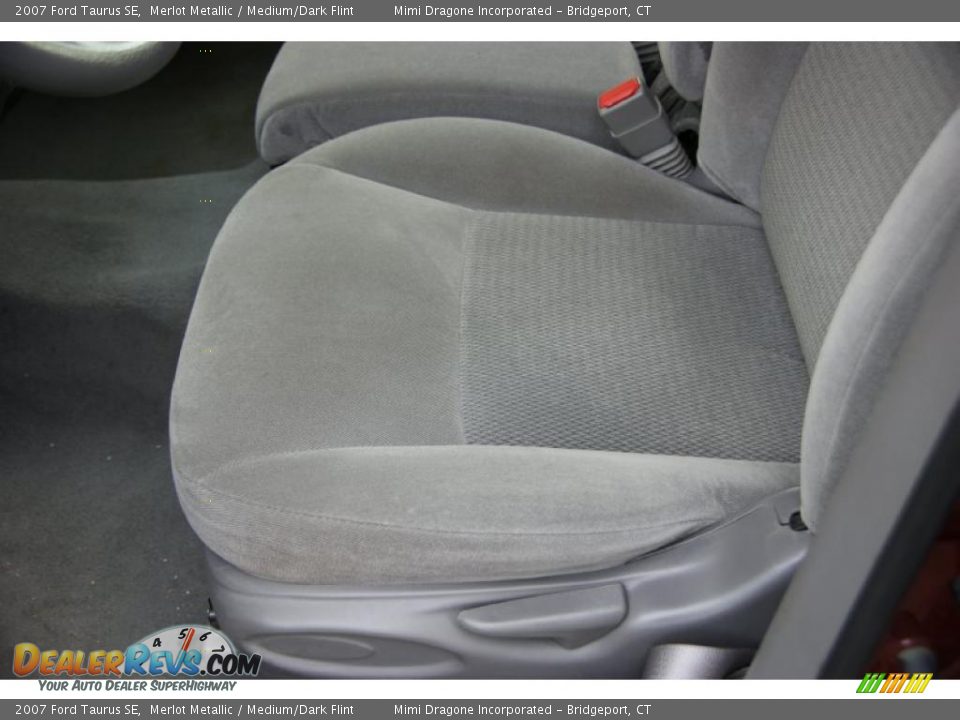 2007 Ford Taurus SE Merlot Metallic / Medium/Dark Flint Photo #9