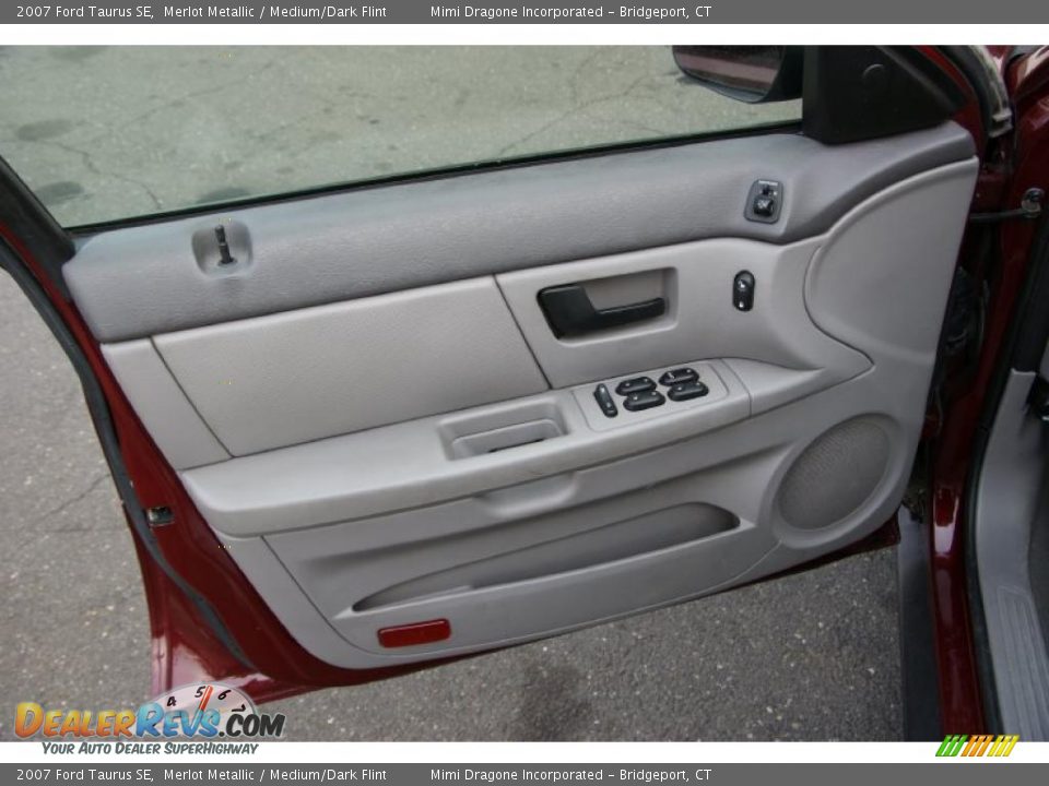 2007 Ford Taurus SE Merlot Metallic / Medium/Dark Flint Photo #10