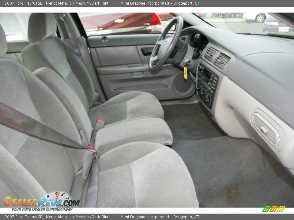 2007 Ford Taurus SE Merlot Metallic / Medium/Dark Flint Photo #16