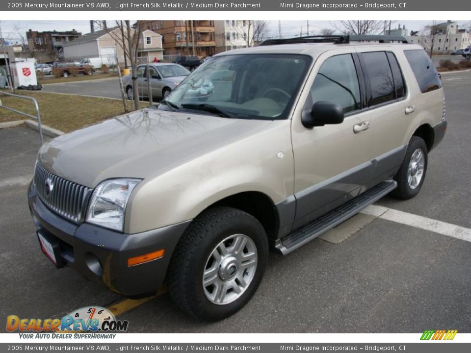 2005 Mercury Mountaineer V8 AWD Light French Silk Metallic / Medium Dark Parchment Photo #1