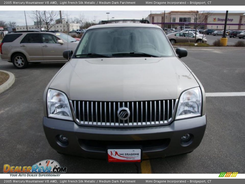 2005 Mercury Mountaineer V8 AWD Light French Silk Metallic / Medium Dark Parchment Photo #2