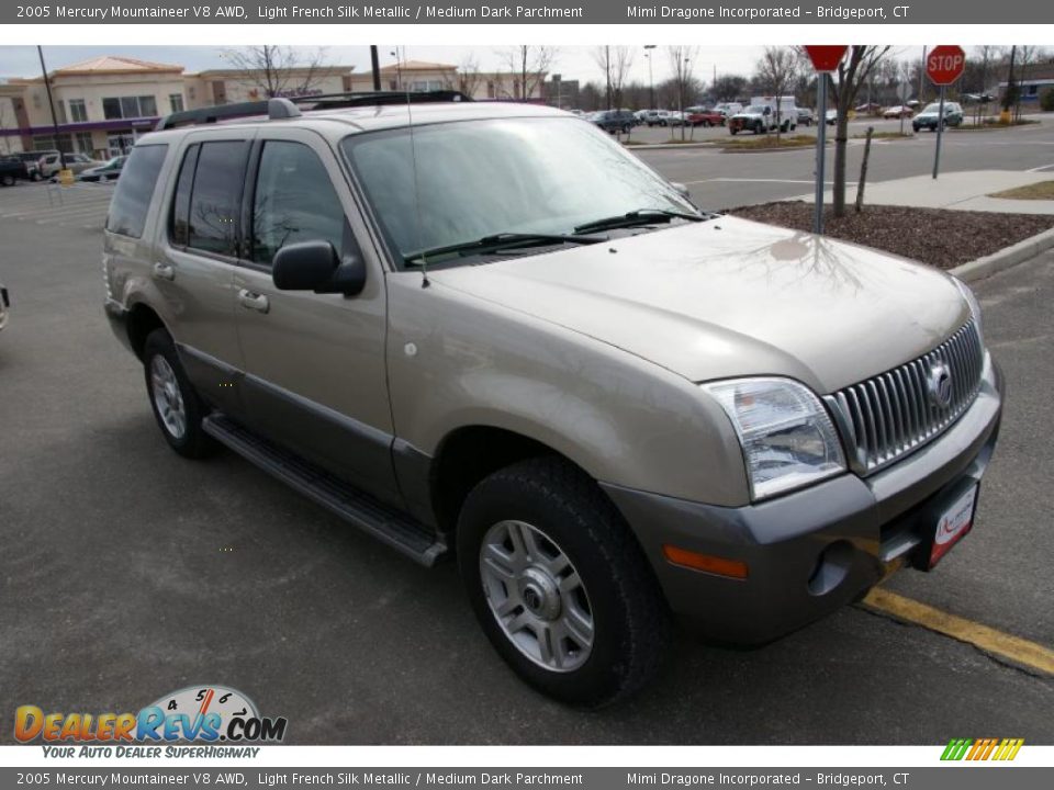 2005 Mercury Mountaineer V8 AWD Light French Silk Metallic / Medium Dark Parchment Photo #3