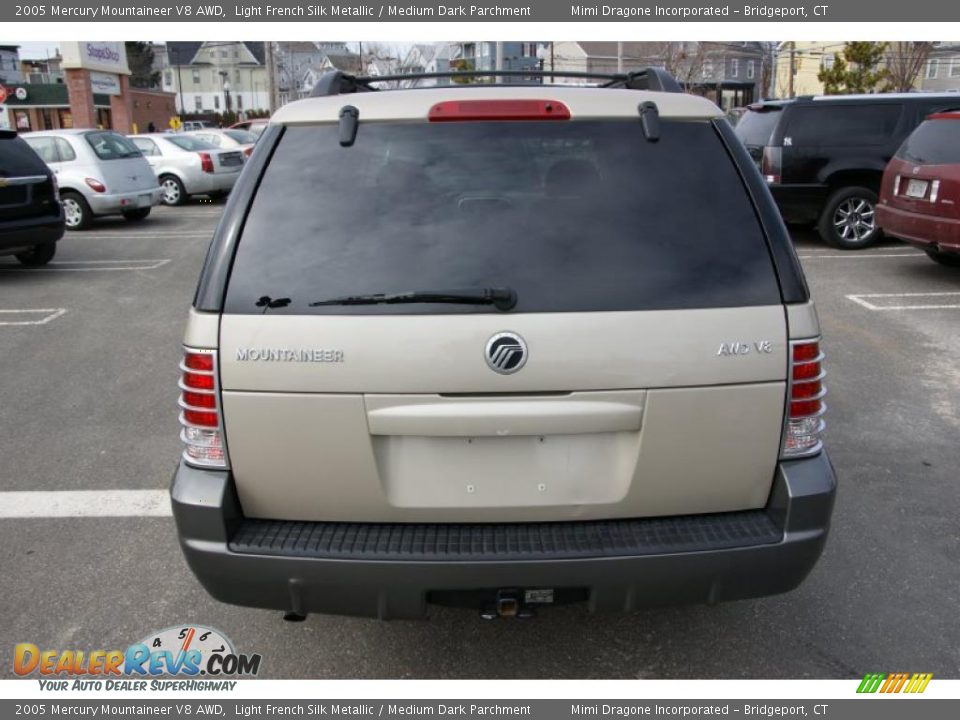 2005 Mercury Mountaineer V8 AWD Light French Silk Metallic / Medium Dark Parchment Photo #5