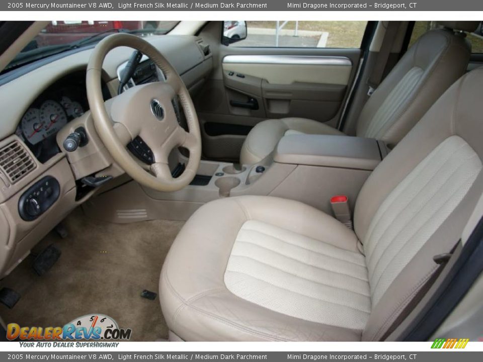 2005 Mercury Mountaineer V8 AWD Light French Silk Metallic / Medium Dark Parchment Photo #11