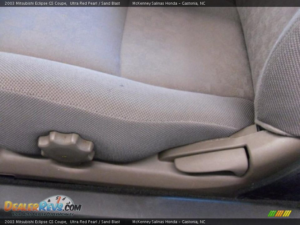 2003 Mitsubishi Eclipse GS Coupe Ultra Red Pearl / Sand Blast Photo #9